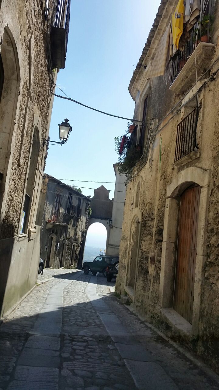 Dal 24 al 28 luglio Gerace è Borgo Incantato