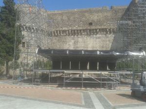 il palco di piazza Castello a Reggio Calabria