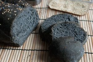 pane carbone nero