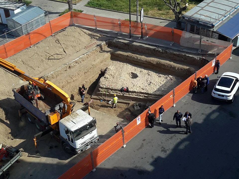 Le ipotesi che si nascondono sotto piazza Garibaldi a Reggio. Quella del forte spagnolo la meno&nbsp;quotata