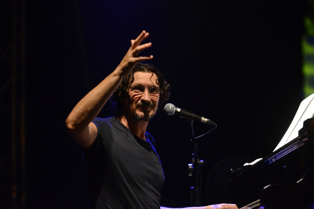 Arena di Reggio strapiena per Sergio Cammariere