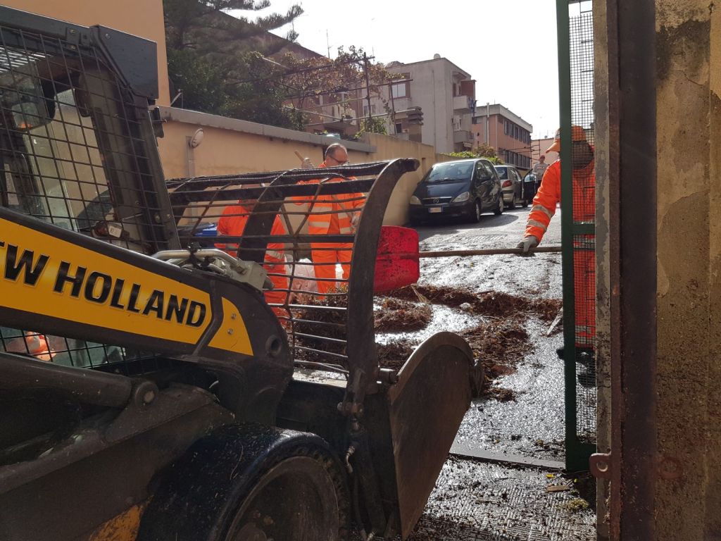 Reggio, viabilità ripristinata dopo gli&nbsp;allagamenti