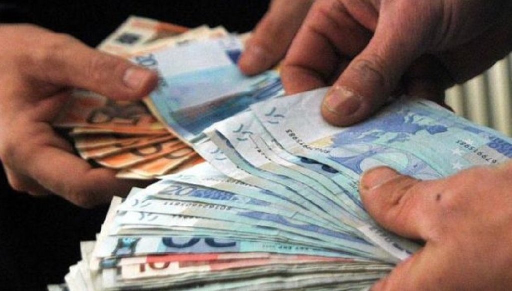 Acquistano da Internet banconote false e le spendono: 5 minori scoperti dai carabinieri di&nbsp;Corigliano