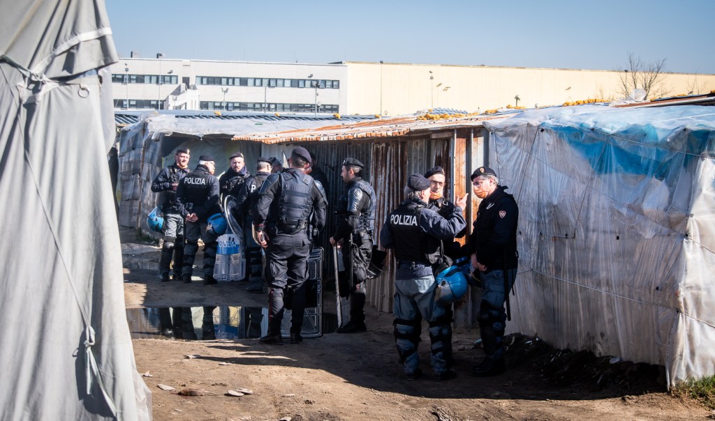 Completata la demolizione a San Ferdinando, nella tendopoli restano in&nbsp;932