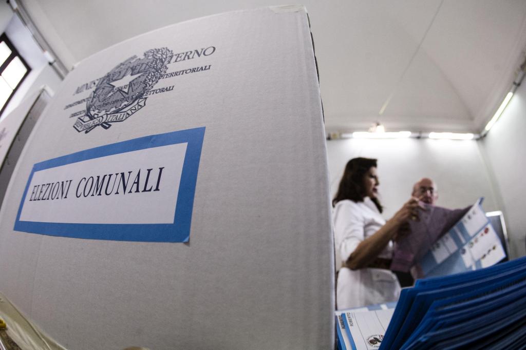 In Calabria 137 Comuni alle urne. Lucano si candida come consigliere a Riace, a San Luca si torna a votare dopo 11 anni