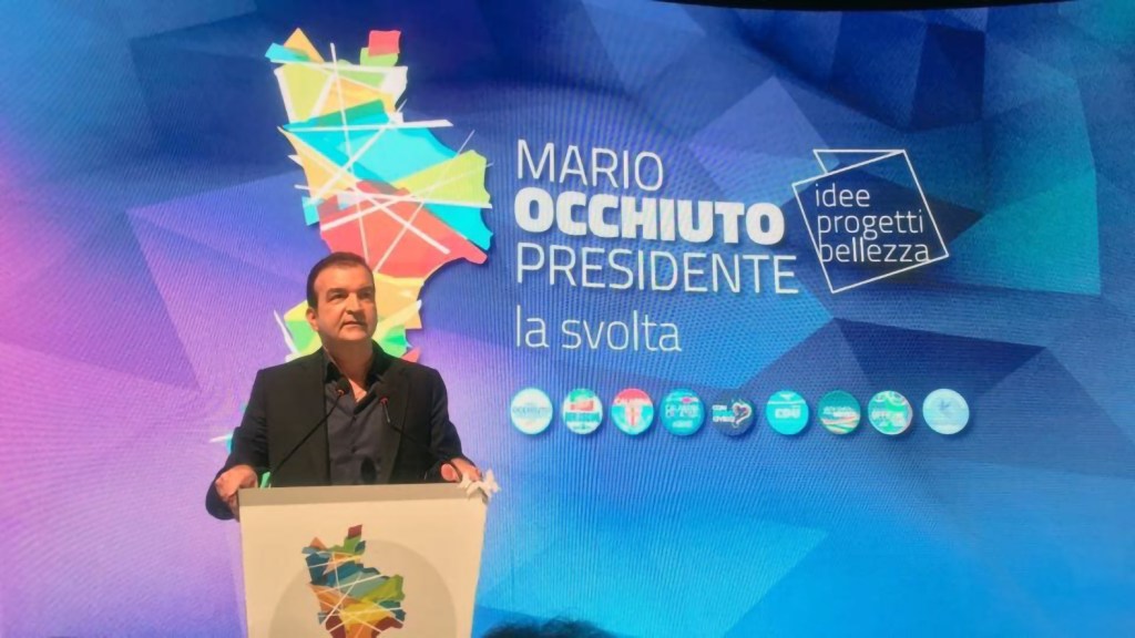 Regionali, Occhiuto lancia la “svolta” davanti a migliaia di persone